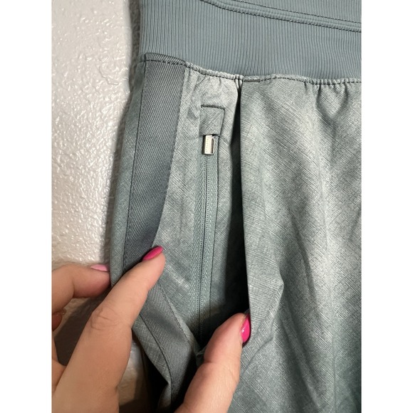 Athleta Nolita Crop Pant Womens 10 Green Slim Tapered Lounge Minimal Travel - Picture 2 of 6